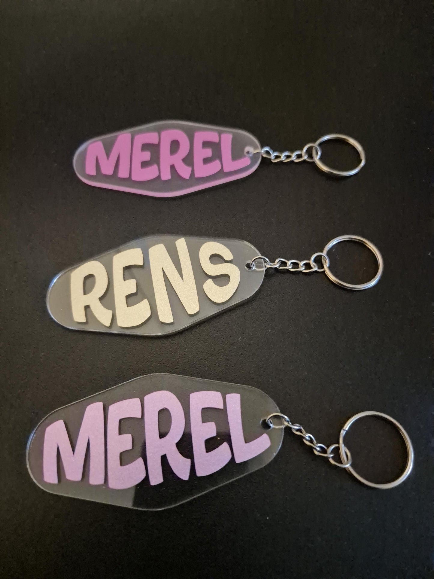 Gepersonaliseerde Acryl Naam Sleutelhanger – Maak Kinderspullen Extra Speciaal!